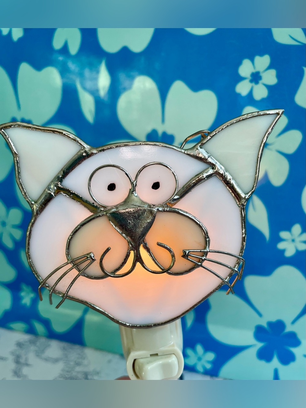 Stained Glass Cat Night Light – Gallery Inc. Vintage-Style Glass Décor